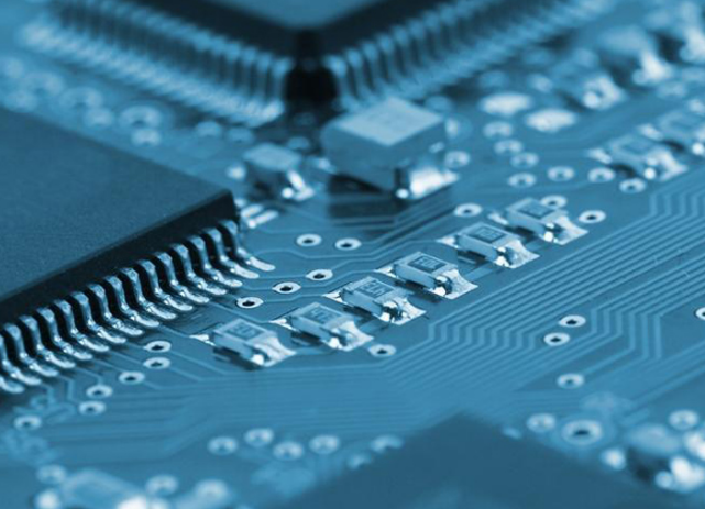 PCB産業(yè)未形成完整的(de)産業(yè)鏈條，造成了(le)中國(guó)PCB産業(yè)大(dà)而不(bù)強的(de)困境